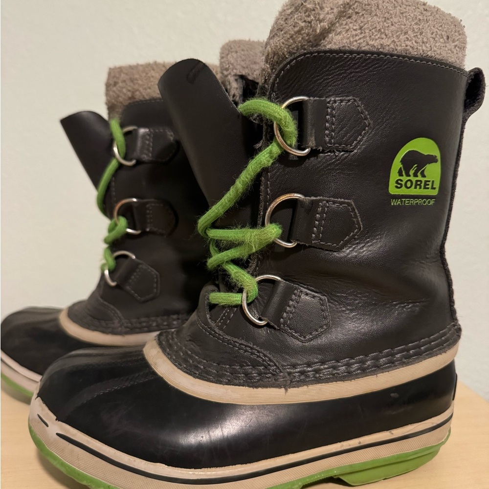 Sorel Kids Black and Green Winter Boots